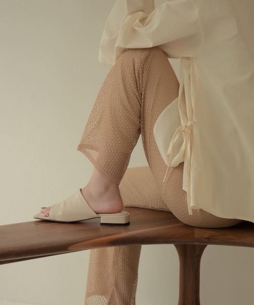 Amiur（エミレ）の「leather square flat mule（その他シューズ・レディース・ベージュ/ブラック/アイボリー・S/L/M）」の13枚目の写真