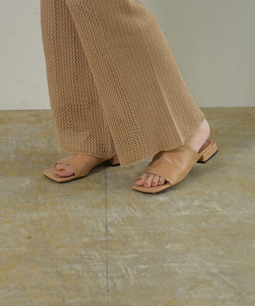 Amiur（エミレ）の「leather square flat mule（その他シューズ・レディース・ベージュ/ブラック/アイボリー・S/L/M）」の8枚目の写真