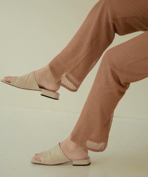 Amiur（エミレ）の「leather square flat mule（その他シューズ・レディース・ベージュ/ブラック/アイボリー・S/L/M）」の5枚目の写真