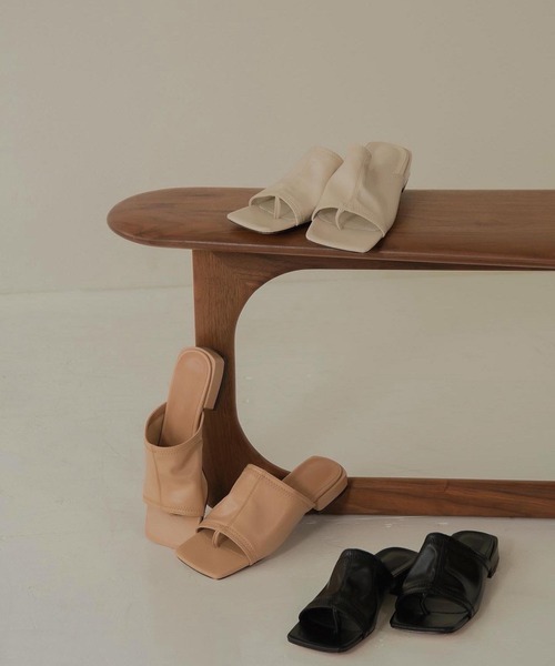 Amiur（エミレ）の「leather square flat mule（その他シューズ・レディース・ベージュ/ブラック/アイボリー・S/L/M）」の10枚目の写真