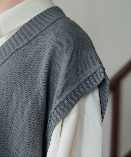 Loose/ルース（ルース）の「ルーズスリット Ｖネックニットベスト（ベスト・メンズ・グレー/グレー系その他/グレイッシュベージュ・S/M/L）」の8枚目の写真