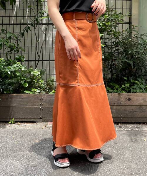 MAJESTIC LEGON（マジェスティックレゴン）の「☆レディカラーマーメイドスカート（スカート・レディース・ブラック/ベージュ/オレンジ・MEDIUM/SMALL）」の10枚目の写真