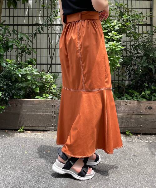 MAJESTIC LEGON（マジェスティックレゴン）の「☆レディカラーマーメイドスカート（スカート・レディース・ブラック/ベージュ/オレンジ・MEDIUM/SMALL）」の11枚目の写真