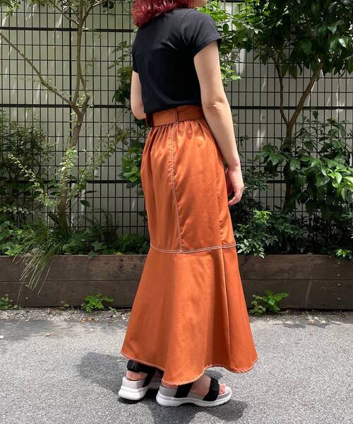 MAJESTIC LEGON（マジェスティックレゴン）の「☆レディカラーマーメイドスカート（スカート・レディース・ブラック/ベージュ/オレンジ・MEDIUM/SMALL）」の13枚目の写真