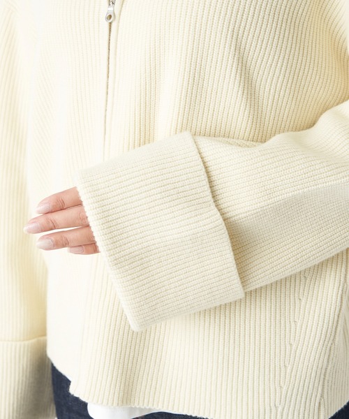 RIVE DROITE（リヴドロワ）の「トレンドライクな着こなしが叶う　片畦セーラージップカーディガン（カーディガン/ボレロ・レディース・オフホワイト/ブラック・FREE）」の8枚目の写真