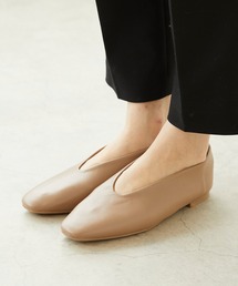 スクエアトゥ Uカット フラットパンプス