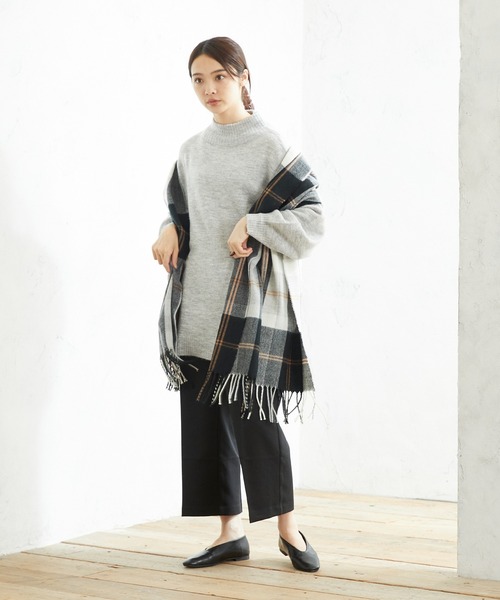 menue(メヌエ)の「スクエアトゥ Uカット フラットパンプス(パンプス・レディース・ブラック/ダークブラウン/ライトグリーン/アイボリー/グレイッシュベージュ・22.5cm/23.5cm/24.5cm/25.5cm/23.0cm/24.0cm/25.0cm/26.0cm/21.5cm/22.0cm)」の15枚目の写真