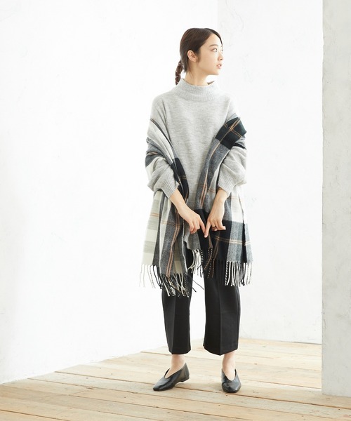 menue(メヌエ)の「スクエアトゥ Uカット フラットパンプス(パンプス・レディース・ブラック/ダークブラウン/ライトグリーン/アイボリー/グレイッシュベージュ・22.5cm/23.5cm/24.5cm/25.5cm/23.0cm/24.0cm/25.0cm/26.0cm/21.5cm/22.0cm)」の11枚目の写真