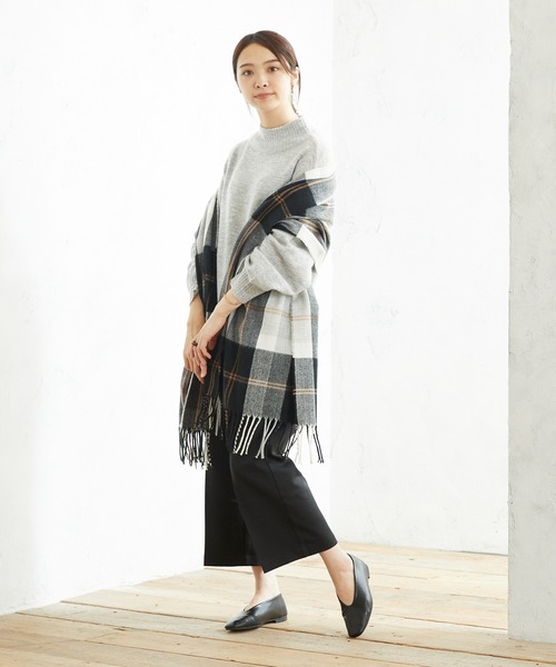 menue(メヌエ)の「スクエアトゥ Uカット フラットパンプス(パンプス・レディース・ブラック/ダークブラウン/ライトグリーン/アイボリー/グレイッシュベージュ・22.5cm/23.5cm/24.5cm/25.5cm/23.0cm/24.0cm/25.0cm/26.0cm/21.5cm/22.0cm)」の7枚目の写真