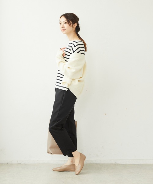 menue(メヌエ)の「スクエアトゥ Uカット フラットパンプス(パンプス・レディース・ブラック/ダークブラウン/ライトグリーン/アイボリー/グレイッシュベージュ・22.5cm/23.5cm/24.5cm/25.5cm/23.0cm/24.0cm/25.0cm/26.0cm/21.5cm/22.0cm)」の16枚目の写真