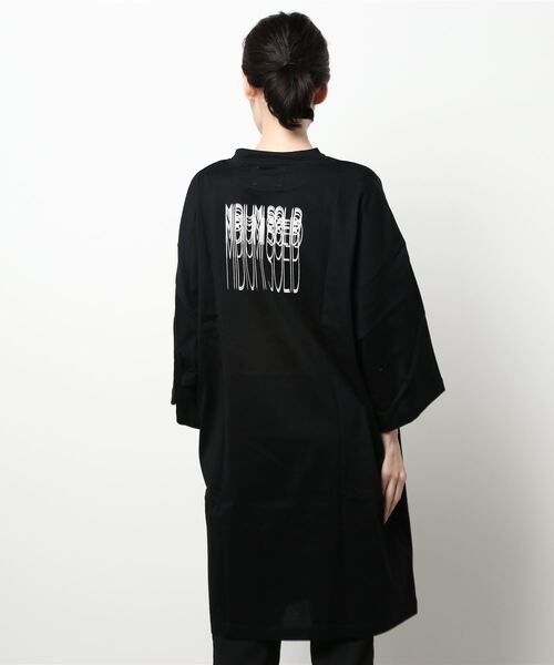 MIDIUMISOLID（ミディウミソリッド）の「MIDIUMISOLID Men’s ロゴプリントハーフスリーブT（Tシャツ/カットソー・レディース・ブラック/パープル/オフホワイト・48）」の6枚目の写真