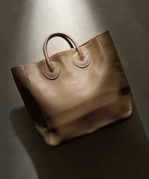 YOUNG&OLSEN The DRYGOODS STORE(ヤングアンドオルセン)の「【YOUNG&OLSEN】EMBOSSED LEATHER TOTE M(トートバッグ・レディース・ブラック/ベージュ/グレー/ピンク/ライトグレー/グリーン/グレイッシュベージュ/グレー系その他3/ブラウン・FREE)」の7枚目の写真