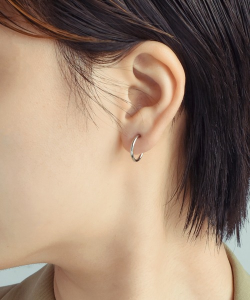 GOLDY(ゴールディ)の「メタル ドロップ & ナノ フープ セット イヤリング(イヤリング・レディース・その他1/シルバー/ゴールド・FREE)」の4枚目の写真