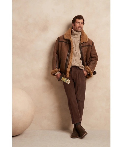 Banana Republic(バナナリパブリック)の「リラックステーパードフィット オーガニック ブラッシュド トラベラー チノパンツ(チノパンツ・メンズ・ブラウン/カーキ/ブルー/キャメル・34/32/30/31/33/28/29)」の2枚目の写真