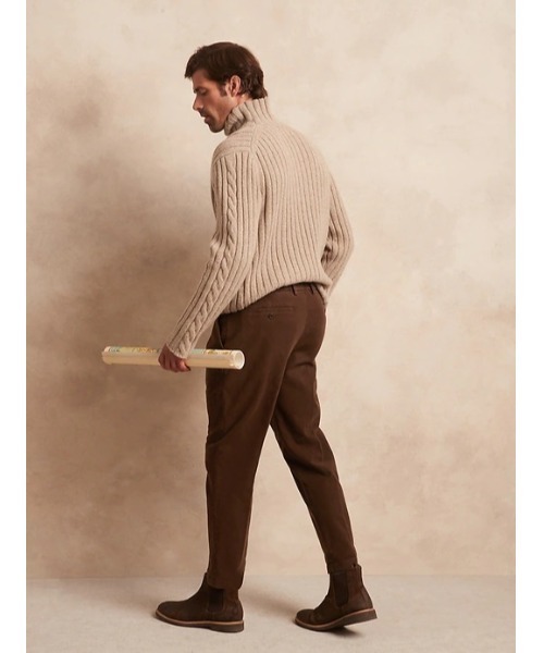 Banana Republic(バナナリパブリック)の「リラックステーパードフィット オーガニック ブラッシュド トラベラー チノパンツ(チノパンツ・メンズ・ブラウン/カーキ/ブルー/キャメル・34/32/30/31/33/28/29)」の9枚目の写真