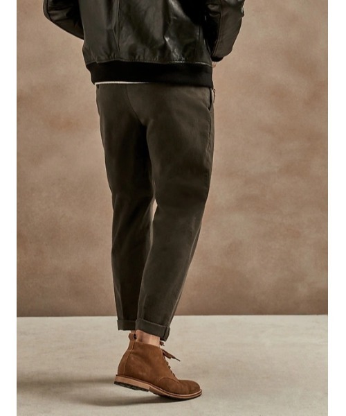 Banana Republic(バナナリパブリック)の「リラックステーパードフィット オーガニック ブラッシュド トラベラー チノパンツ(チノパンツ・メンズ・ブラウン/カーキ/ブルー/キャメル・34/32/30/31/33/28/29)」の17枚目の写真