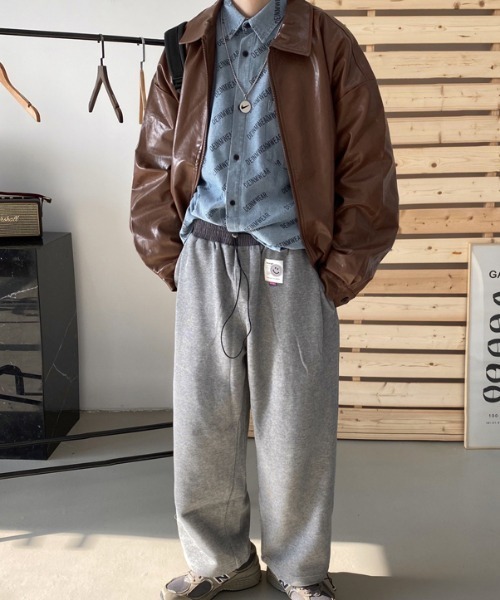 KOR(ケーオーアール)の「オーバーサイズ フェイクレザーブルゾン(ブルゾン・メンズ・ブラウン/ブラック・M/XL/L)」の3枚目の写真