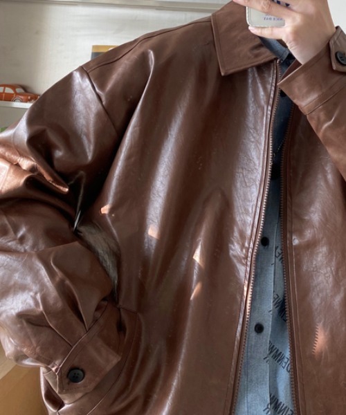 KOR(ケーオーアール)の「オーバーサイズ フェイクレザーブルゾン(ブルゾン・メンズ・ブラウン/ブラック・M/XL/L)」の8枚目の写真