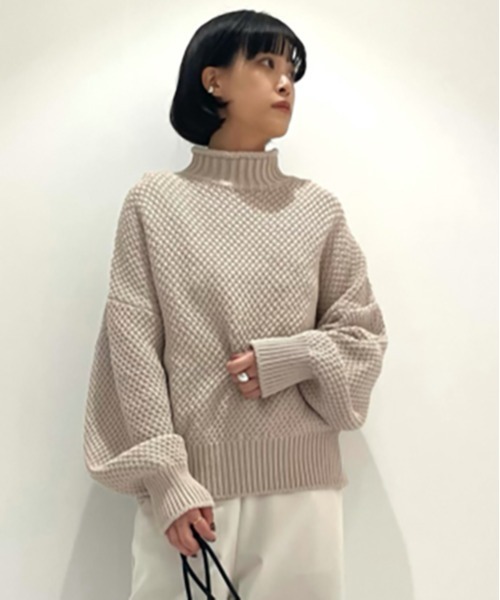 emmi（エミ）【新品未使用】ニット（ブルー系） emmi（エミ）の「【emmi atelier】クロップドメッシュニット