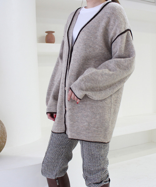 MODE ROBE（モードローブ）の「ラインニットカーディガン（カーディガン/ボレロ・レディース・ブラック/アイボリー/グレイッシュベージュ・FREE）」の17枚目の写真