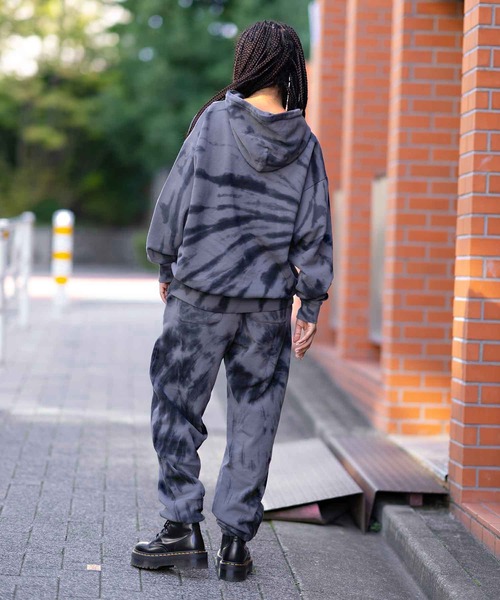 X-girl（エックスガール）の「TIE-DYE SWEAT HOODIE（パーカー・レディース・ブラック/ホワイト/ライトパープル・L/S/M/XL）」の22枚目の写真