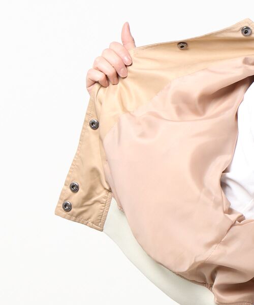 nemne store(ネンネストア)の「ショート丈配色スタジャン(ブルゾン・レディース・ベージュ/ライトグリーン・フリー)」の12枚目の写真