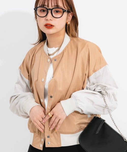nemne store(ネンネストア)の「ショート丈配色スタジャン(ブルゾン・レディース・ベージュ/ライトグリーン・フリー)」の2枚目の写真