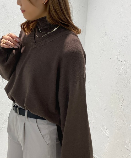 apres jour mignon(アプレジュールミニョン)の「Vニット+タートルセット【ZOZOTOWN限定アイテム】(ニット/セーター・レディース・ブラック/ブラウン系その他/ライトベージュ・X-LARGE/フリー)」の3枚目の写真