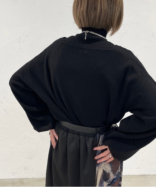 apres jour mignon(アプレジュールミニョン)の「Vニット+タートルセット【ZOZOTOWN限定アイテム】(ニット/セーター・レディース・ブラック/ブラウン系その他/ライトベージュ・X-LARGE/フリー)」の7枚目の写真