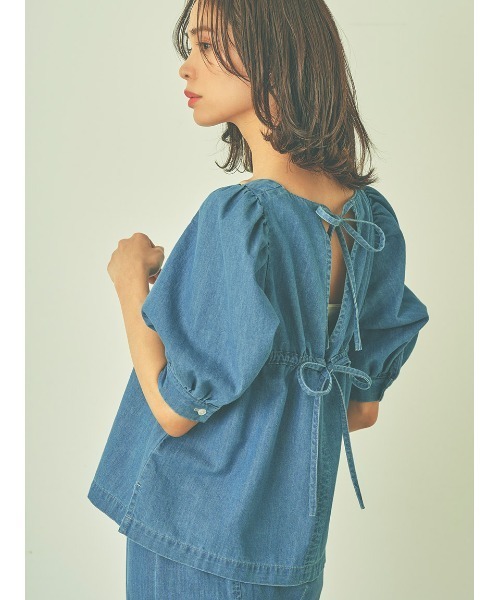 Stylevoice for xxx（スタイルヴォイスフォー）の「バックリボンデニムブラウス（シャツ/ブラウス・レディース・ライトブルー/インディゴブルー・FREE）」の6枚目の写真