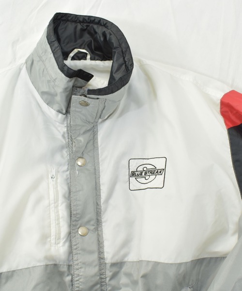 VINTAGE(ヴィンテージ)の「【ヴィンテージ古着】mvp フルジップナイロンジャケット(ナイロンジャケット・メンズ・ホワイト・LARGE)」の2枚目の写真