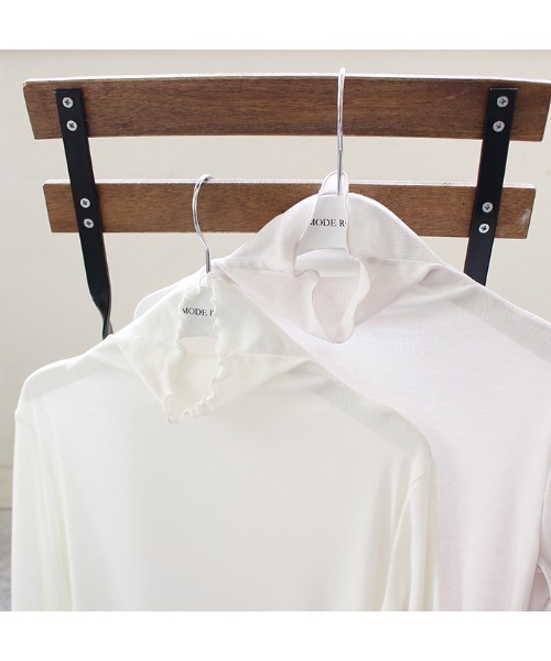 MODE ROBE(モードローブ)の「シアーハイネックトップス(Tシャツ/カットソー・レディース・オフホワイト/ライトグレー・FREE)」の10枚目の写真