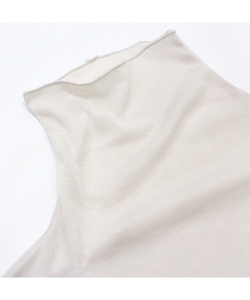 MODE ROBE(モードローブ)の「シアーハイネックトップス(Tシャツ/カットソー・レディース・オフホワイト/ライトグレー・FREE)」の8枚目の写真
