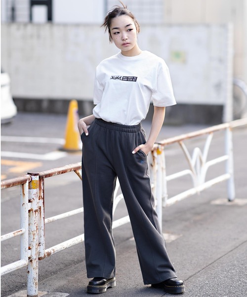 X-girl（エックスガール）の「GLITTER BOX LOGO S/S TEE/グリッター　ラメ　ボックスロゴTシャツ/半袖（Tシャツ/カットソー・レディース・ブラック/ホワイト/パープル・XL/M/S/L）」の21枚目の写真