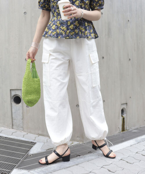 fredy repit（フレディレピ）の「裾ドローイージーカーゴパンツ（カーゴパンツ・レディース・オフホワイト/カーキ/ピンク/オレンジ・38）」の2枚目の写真
