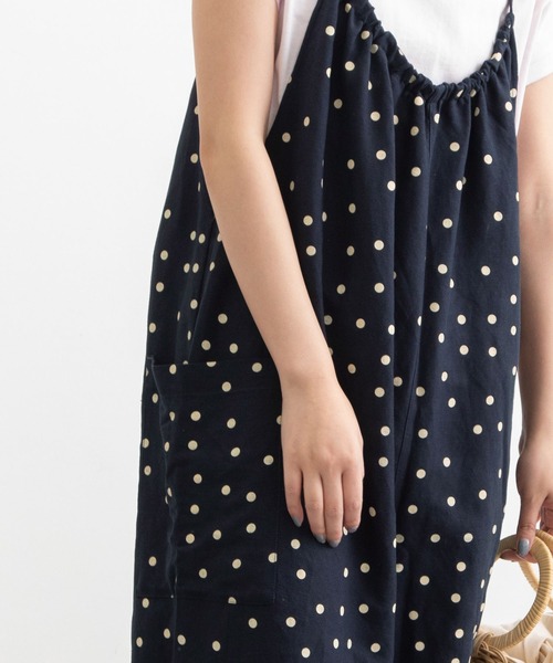 POU DOU DOU（プードゥドゥ）の「リネンレーヨンキャミソールサロペット（サロペット/オーバーオール・レディース・ブラック/ネイビー/カーキ・3）」の11枚目の写真