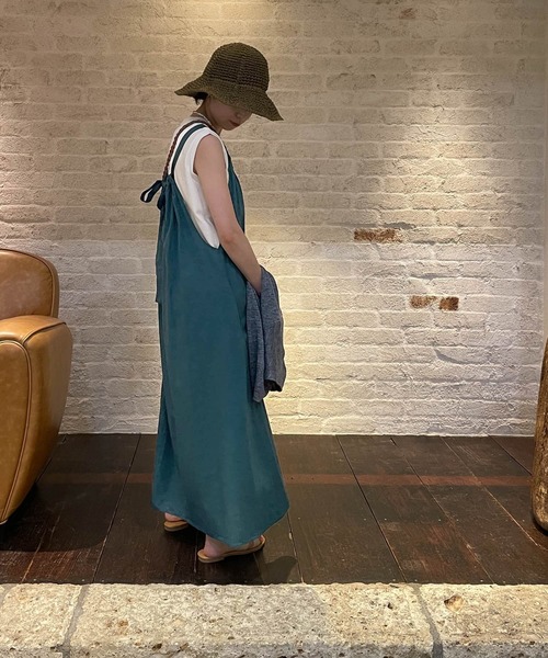URBAN RESEARCH DOORS(アーバンリサーチドアーズ)の「リネンコットンギャザーキャミワンピース(ワンピース・レディース・ブラック/ブラウン/グリーン・MEDIUM)」の17枚目の写真