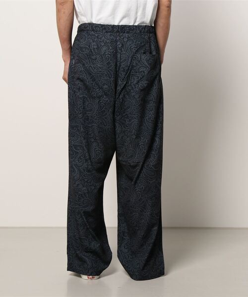 AZIONE(アジオネ)の「AZIONE/アジオネ/総柄バルーンパンツ(その他パンツ・メンズ・ブラック/アイボリー・MEDIUM/LARGE)」の3枚目の写真