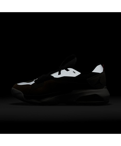 JORDAN BRAND（ジョーダンブランド）の「ジョーダン エア 200E ウィメンズシューズ / Jordan Air 200E Women's Shoes＜22-29cm 展開＞（スニーカー・レディース・オリーブ/アイボリー・25/27.5/22/28.5/26/22.5/29/23/23.5/26.5/25.5/28/24.5/24/27）」の13枚目の写真