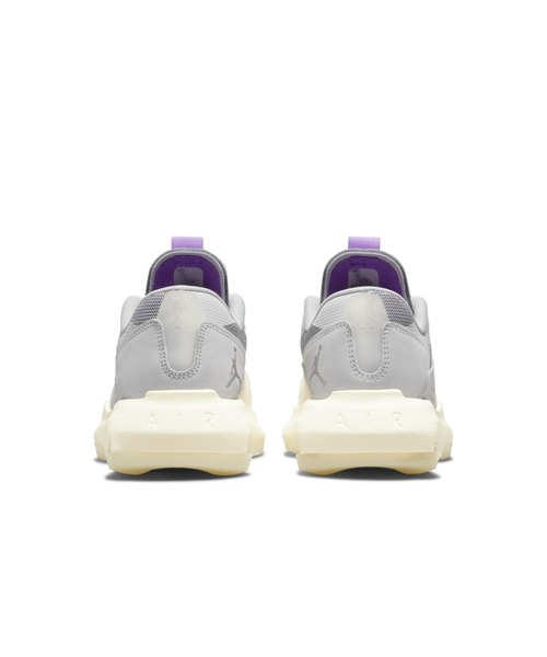 JORDAN BRAND（ジョーダンブランド）の「ジョーダン エア 200E ウィメンズシューズ / Jordan Air 200E Women's Shoes＜22-29cm 展開＞（スニーカー・レディース・オリーブ/アイボリー・25/27.5/22/28.5/26/22.5/29/23/23.5/26.5/25.5/28/24.5/24/27）」の20枚目の写真