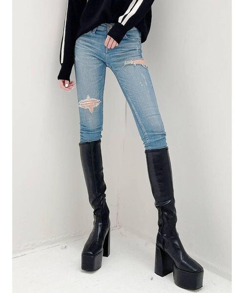 GYDA(ジェイダ)の「SIDE RIPPED スキニーデニムパンツ(デニムパンツ・レディース・ライトブルー/ブルー・SMALL/MEDIUM/X-LARGE/X-SMALL/LARGE)」の2枚目の写真