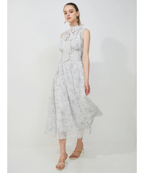 MERCURYDUO（マーキュリーデュオ）の「ボウタイ付フラワーフレアワンピース（ワンピース・レディース・アイボリー/ライトグレー/ダークブラウン・SMALL/MEDIUM）」の22枚目の写真