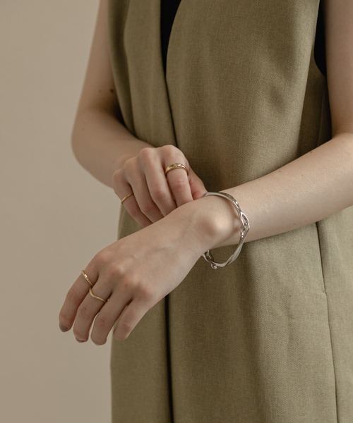 SMELLY（スメリー）の「ウェーブバーキリカエブレスレット（ブレスレット・レディース・シルバー・-）」の3枚目の写真