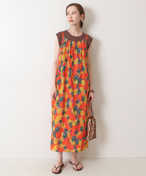 SLOBE IENA(スローブイエナ)の「Parrotプリントワンピース(ワンピース・レディース・オレンジ・FREE)」の2枚目の写真