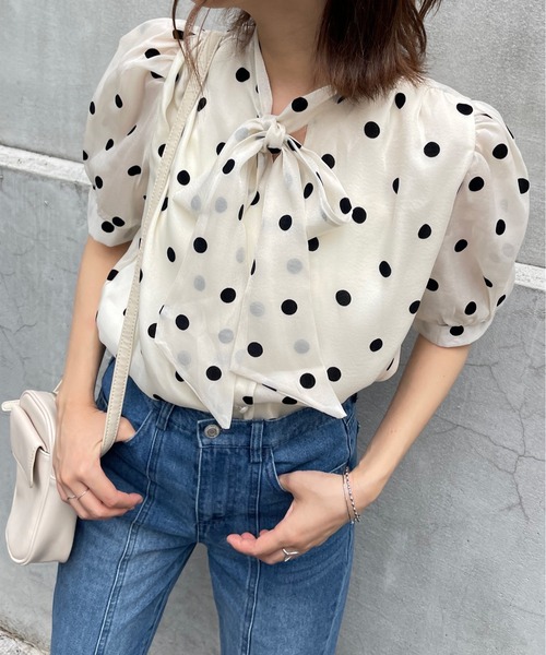 SpRay(スプレイ)の「ドットボウタイブラウス(シャツ/ブラウス・レディース・オフホワイト・FREE)」の4枚目の写真
