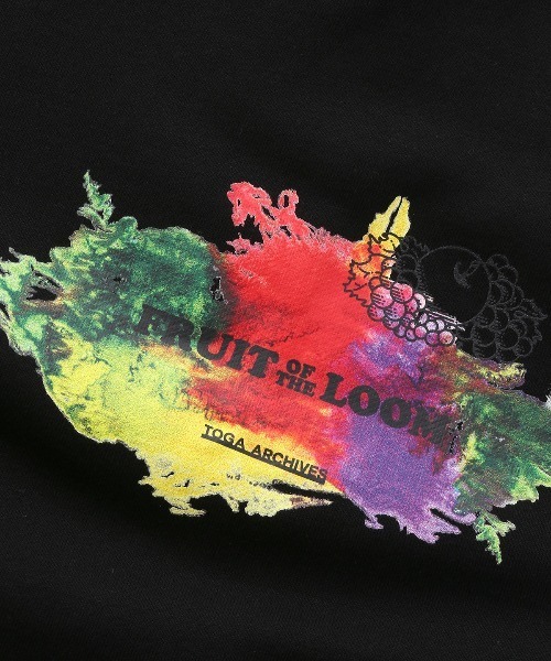 TOGA VIRILIS（トーガ ビリリース）の「Print sweat TOGA x FRUIT OF THE LOOM（スウェット・メンズ・ホワイト/ブラック・X-LARGE/LARGE）」の4枚目の写真