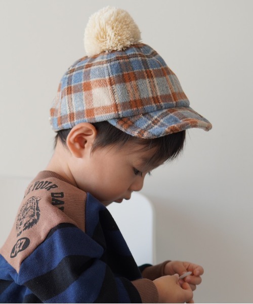 MAKE YOUR DAY（メイクユアデイ）の「梵天付きキャップ（キャップ・キッズ・キャメル/サックスブルー/ブラウン/パープル・M/S/L/XS）」の3枚目の写真