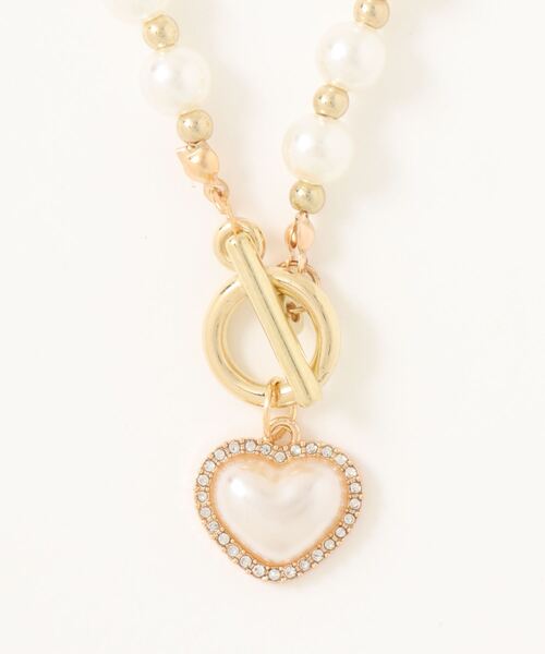 Fun & Daily（ファンアンドデイリー）の「F&D : パールハートショートネックレス（ネックレス・レディース・ゴールド・FREE）」の2枚目の写真