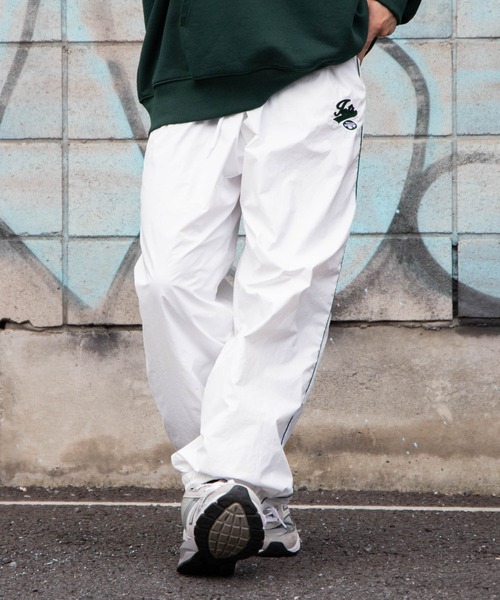 WEGO（ウィゴー）の「∴WEGO/【セットアップ対応商品】別注 NFL ナイロンジョグパンツ（スウェットパンツ・メンズ・ホワイト/ブラック/ダークグリーン/ブルー・MEDIUM/LARGE）」の10枚目の写真