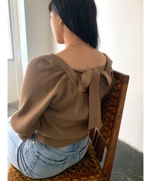 EMODA（エモダ）の「バックタイコンパクトトップ（ニット/セーター・レディース・ベージュ/ブルー/ブラック・FREE）」の7枚目の写真